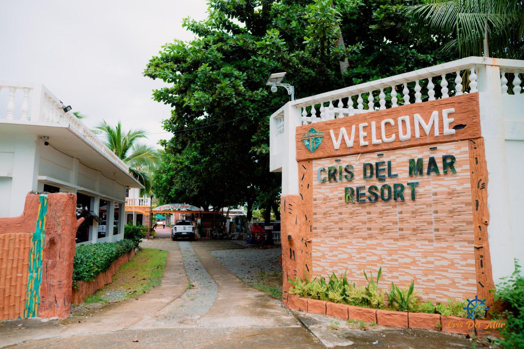 Cris Del Mar Resort Bolinao 外观 照片